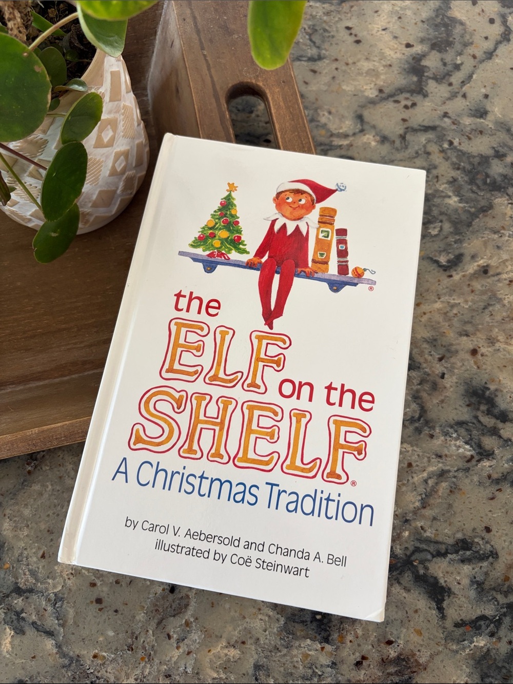 The Elf on the Shelf A Christmas Tradition – Hard Cover 2005 Carol Aebersold